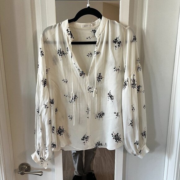 1100 ALC Ty Floral Print Silk Top Size 6 Color White Black - Picture 2 of 5